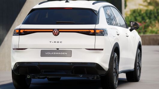 T-Roc R-Line 1.5 eTSI DSG képe