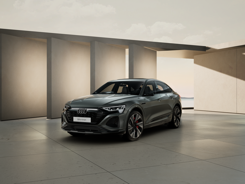 Image of a Q8 Sportback e-tron S line