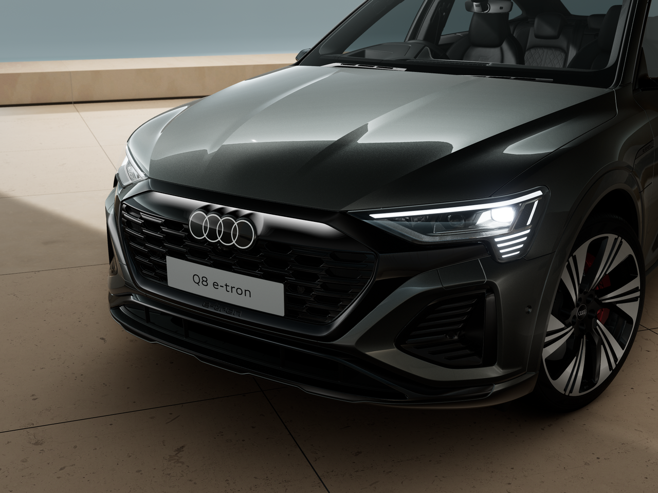 Image of a Q8 Sportback e-tron S line