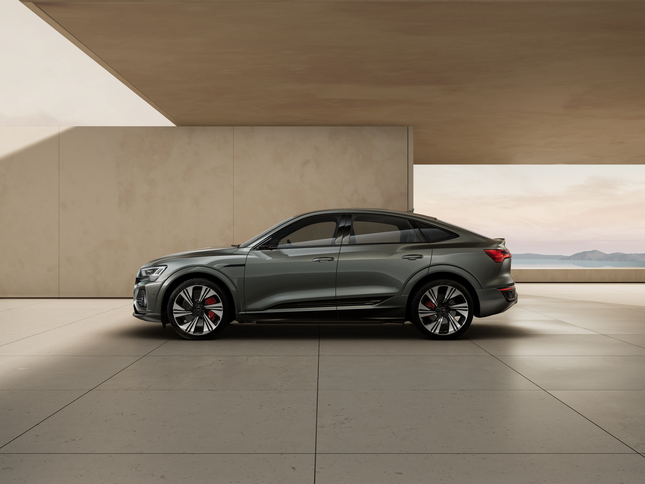 Image of a Q8 Sportback e-tron S line