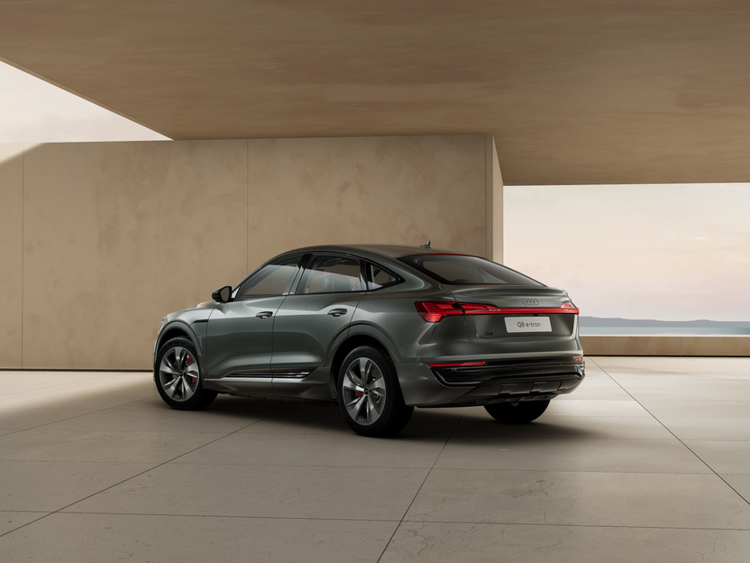 Image of a Q8 Sportback e-tron advanced