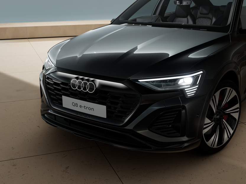 Image of a Q8 Sportback e-tron S line