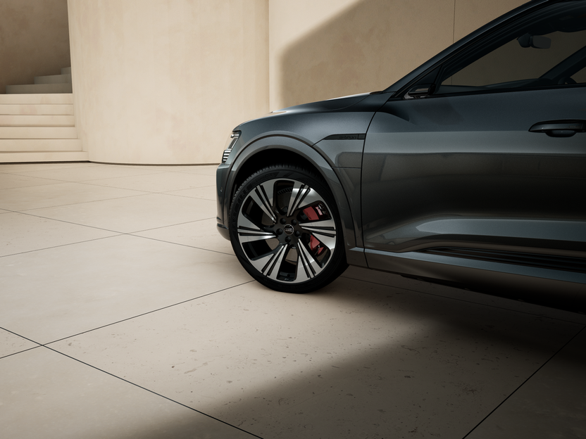 Image of a Q8 Sportback e-tron S line