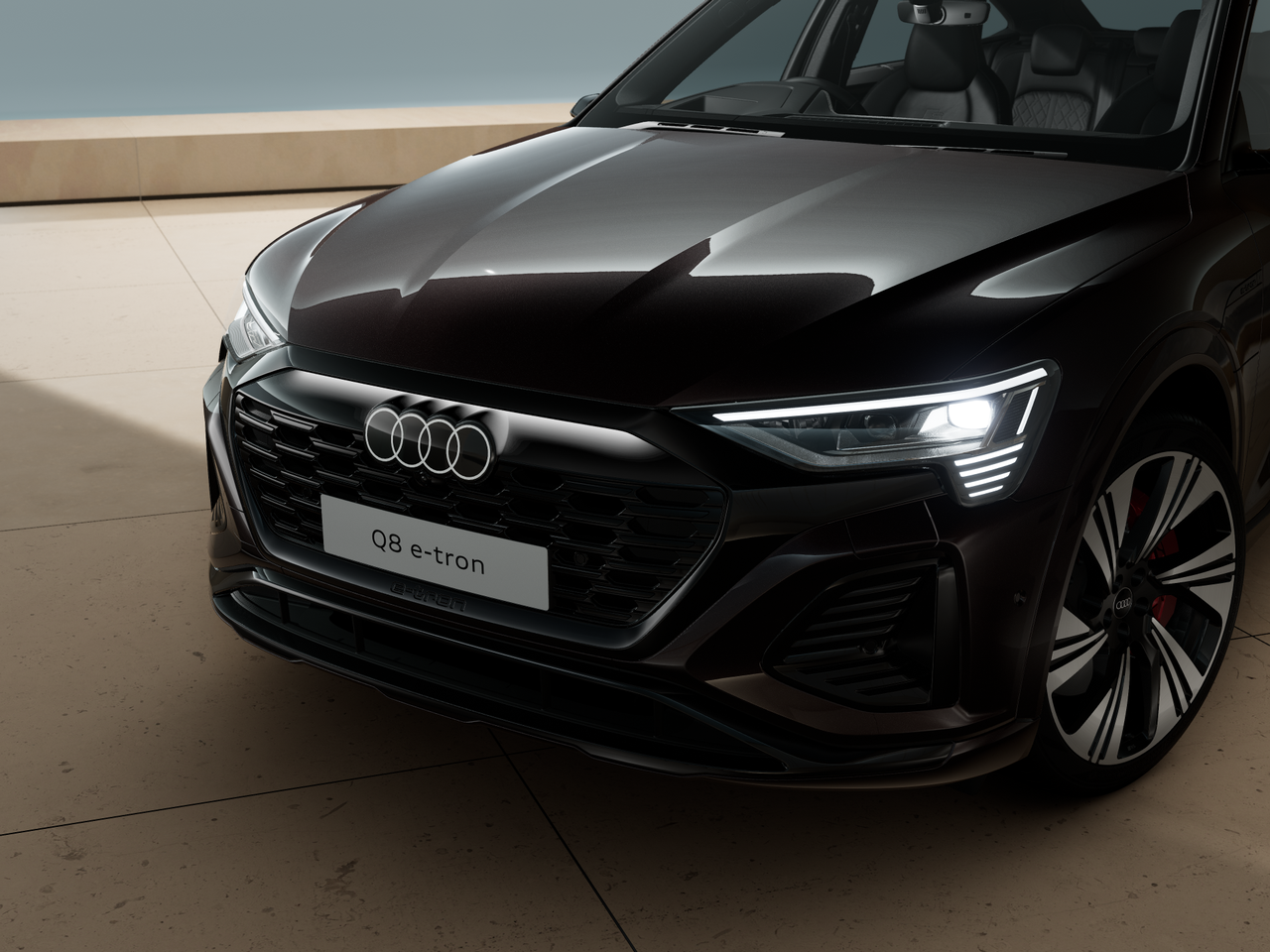 Image of a Q8 Sportback e-tron S line
