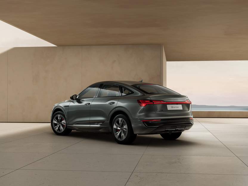 Image of a Q8 Sportback e-tron advanced