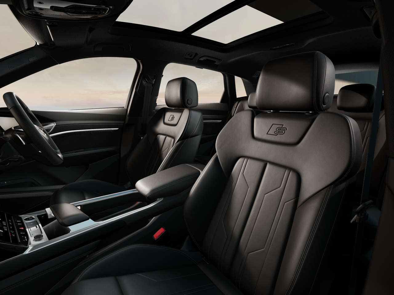 Image of a Q8 e-tron S line