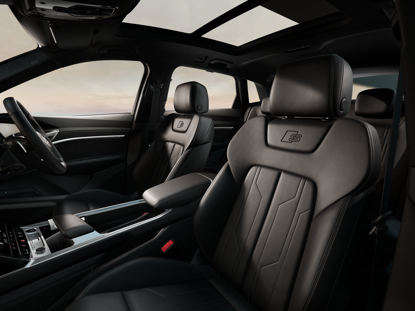 Image of a Q8 e-tron S line