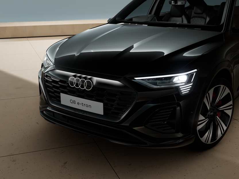 Image of a Q8 Sportback e-tron S line