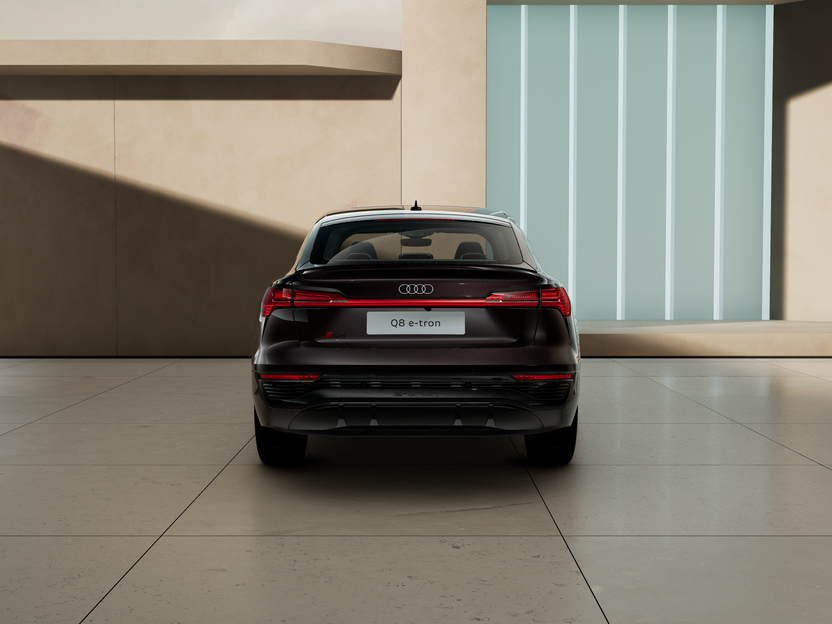 Image of a Q8 Sportback e-tron S line