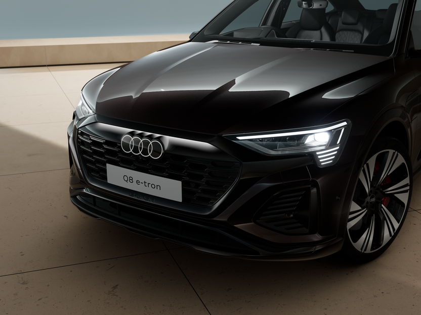 Image of a Q8 Sportback e-tron S line