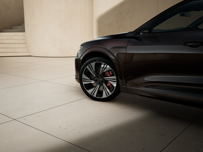 Image of a Q8 Sportback e-tron S line