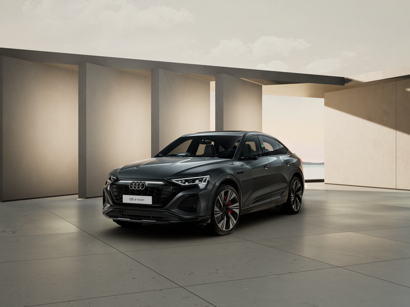 Image of a Q8 Sportback e-tron S line