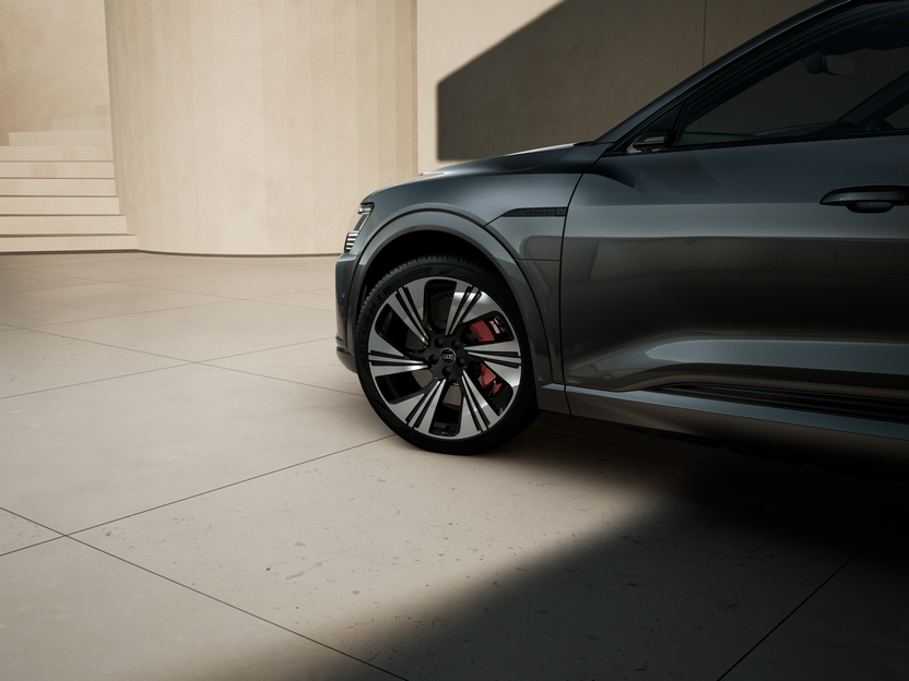 Image of a Q8 Sportback e-tron S line