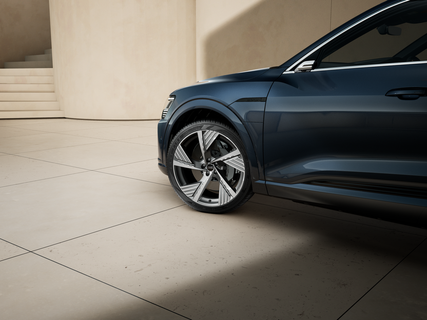 Image of a Q8 e-tron S line