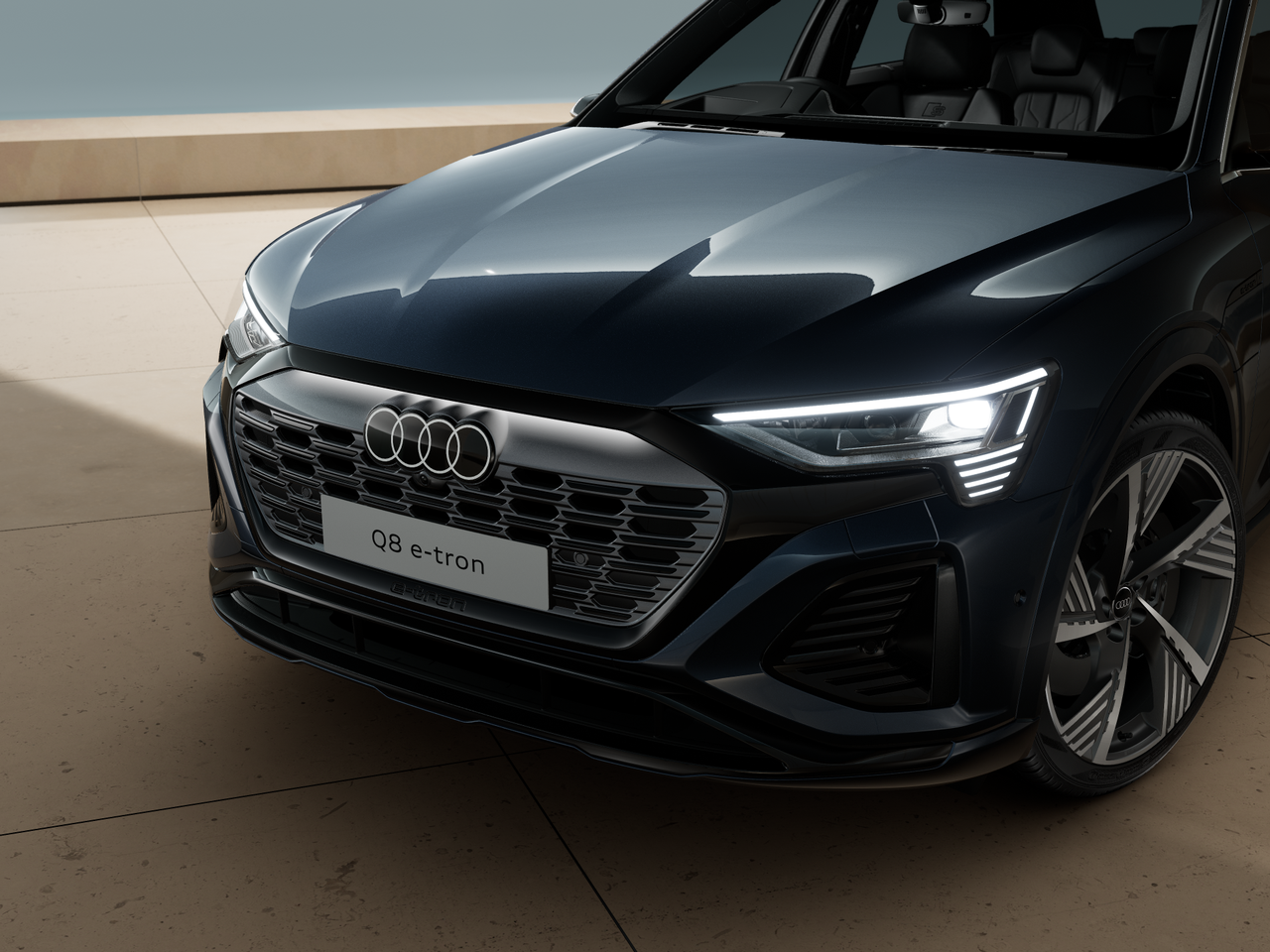 Image of a Q8 e-tron S line