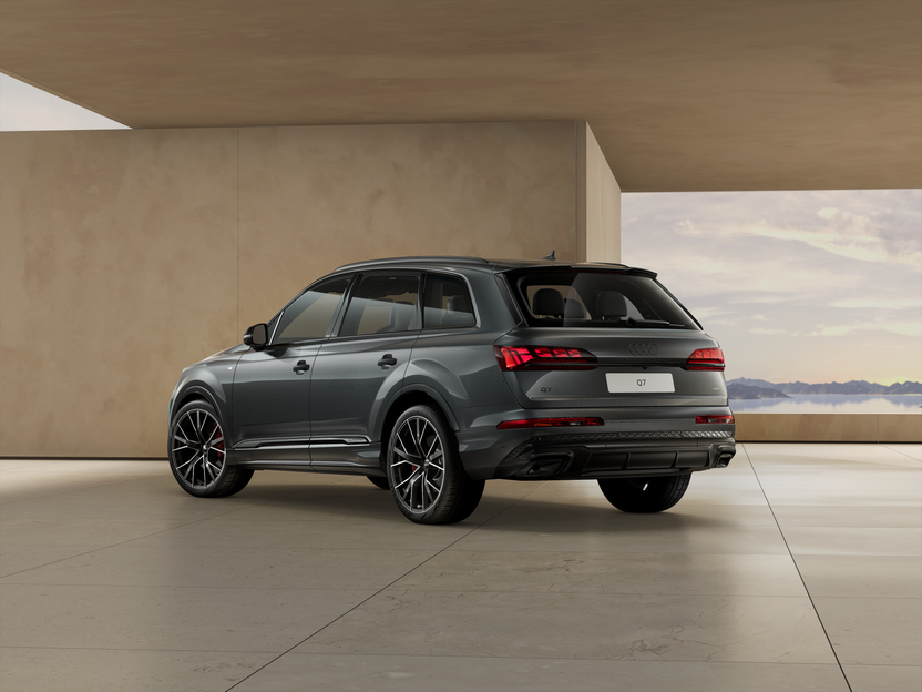 Image of a Q7 S line