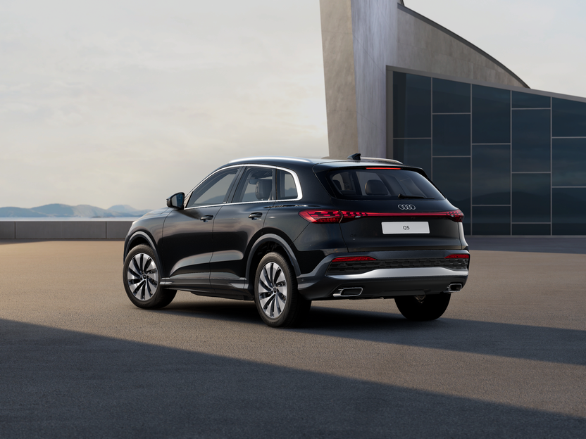 Image of a Q5 Advanced