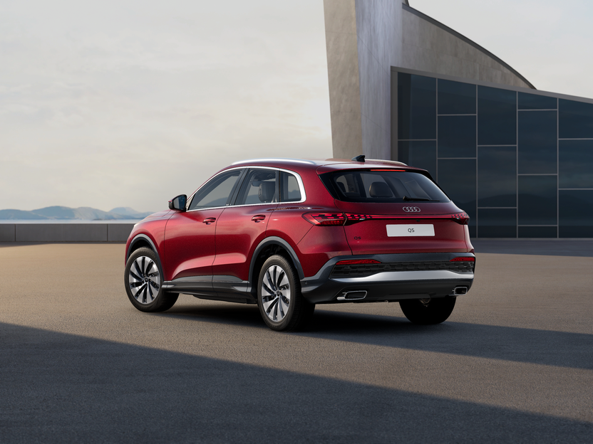 Image of a Q5 Advanced