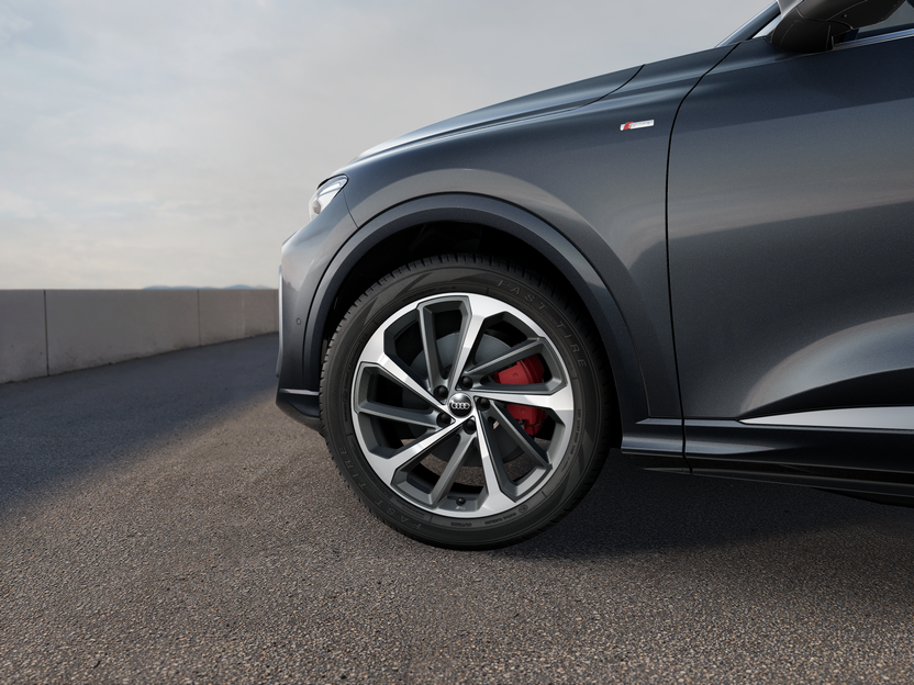 Image of a Q5 Sportback S line