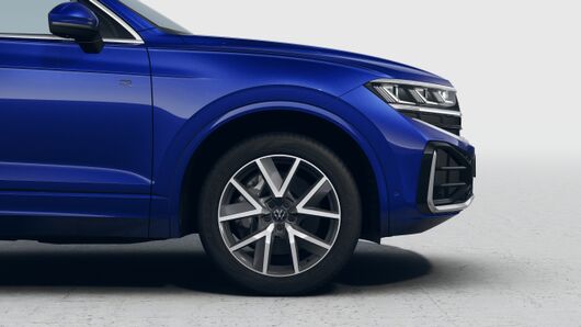 Image of a Touareg R-Line IQ. DRIVE