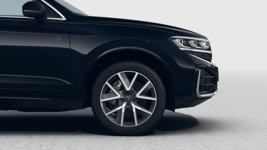 Image of a Touareg R-Line IQ. DRIVE