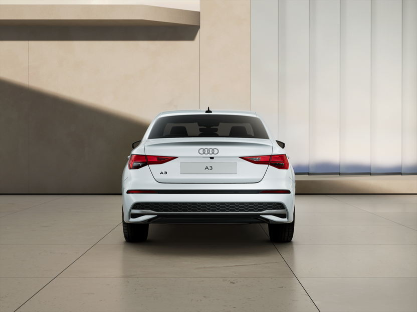 Imagem de um Audi A3 Limousine Adv 30 TFSI S tro SE