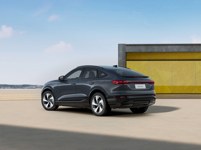 Imagem de um Audi Q6 Sportback e-tron performance SE