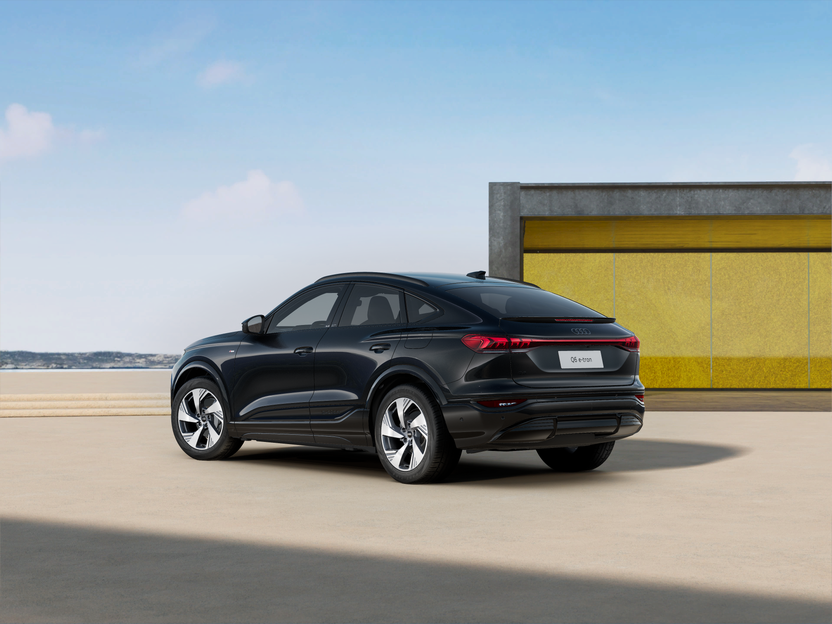 Imagem de um Audi Q6 Sportback e-tron performance SE