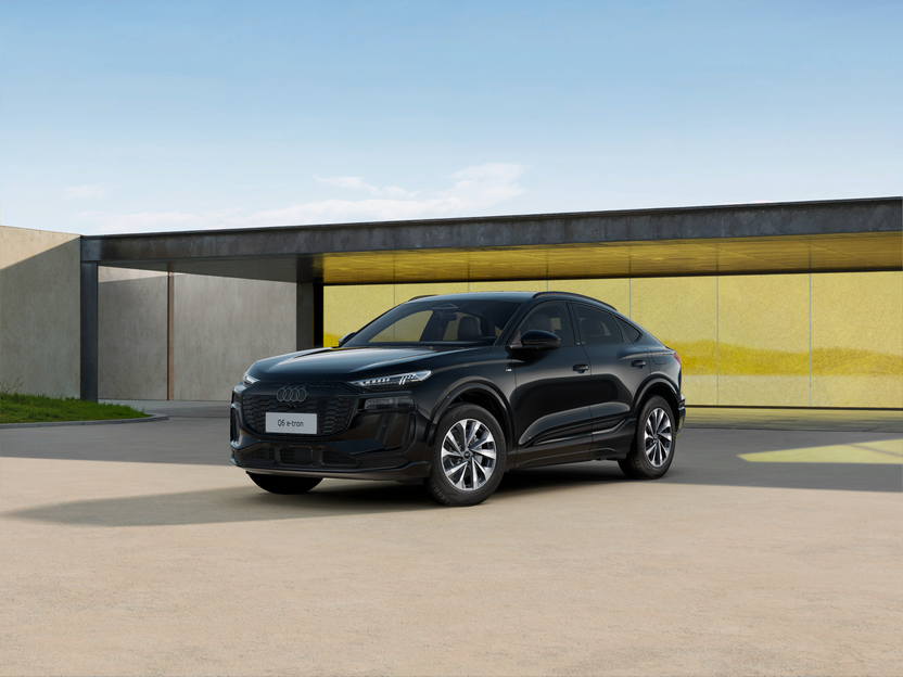 Imagem de um Audi Q6 Sportback e-tron SE