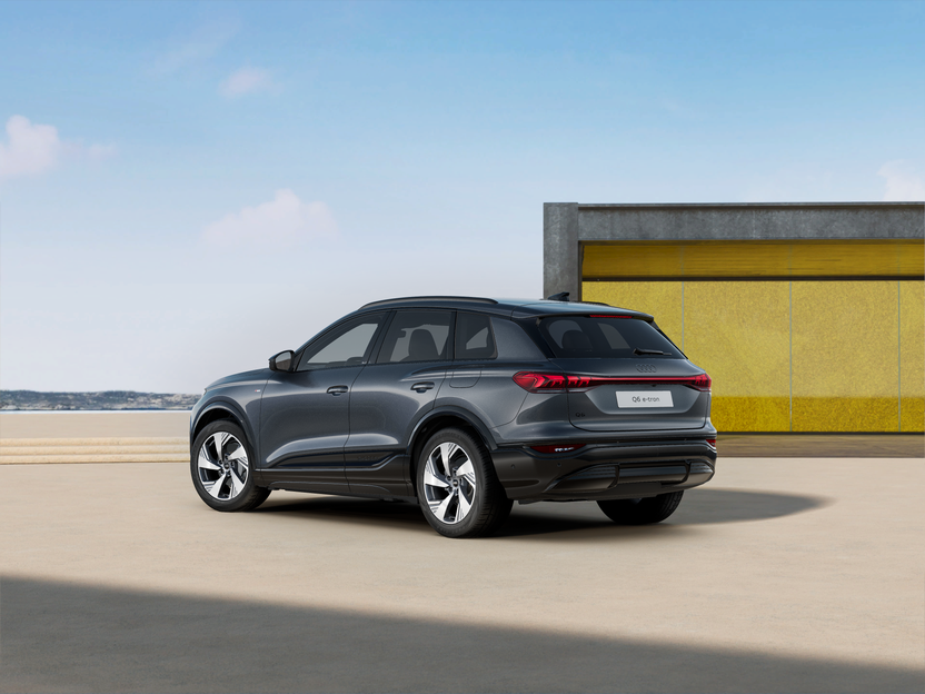 Imagem de um Audi Q6 SUV e-tron performance SE