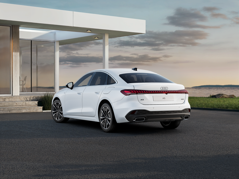 Imagem de um Audi A5 Limousine e-hybrid quattro 220kW