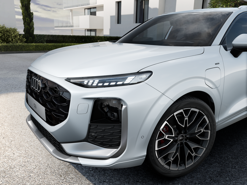 Imagem de um Audi Q3 SUV e-hybrid 200 kW MI