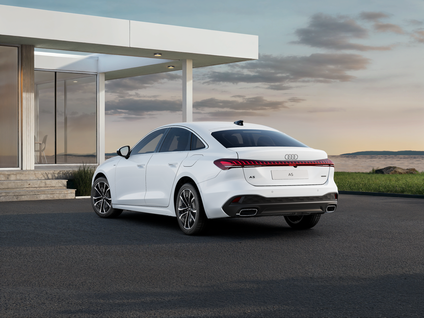 Imagem de um Audi A5 Limousine e-hybrid quattro 220kW