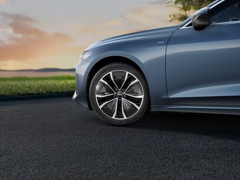 Imagem de um Audi A5 Limousine e-hybrid quattro 220kW