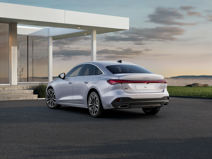 Imagem de um Audi A5 Limousine e-hybrid quattro 220kW