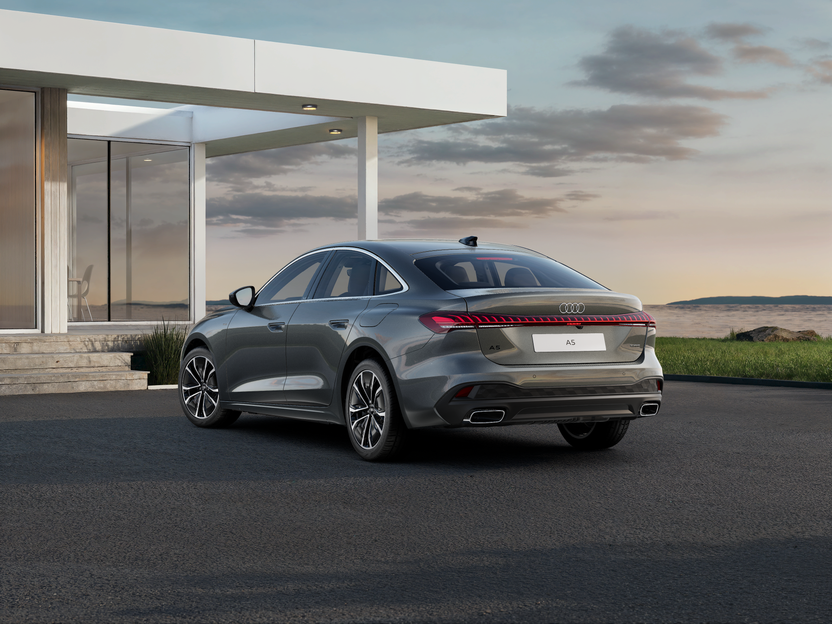 Imagem de um Audi A5 Limousine e-hybrid quattro 220kW