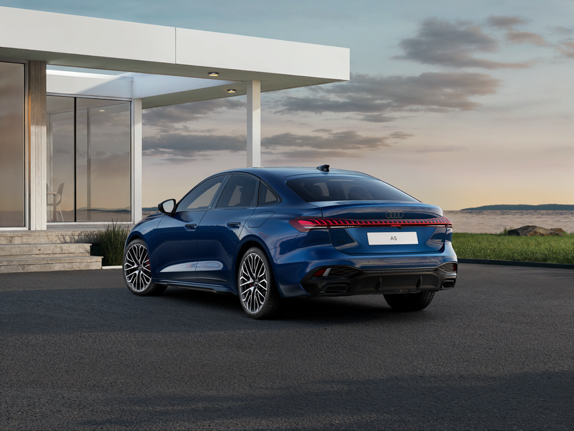 Imagem de um Audi A5 Limousine e-hybrid quattro 220kW