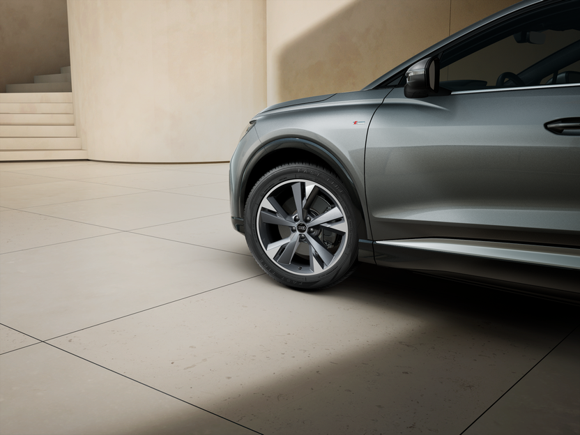 Imagem de um Q4 45 e-tron 210 kW Business