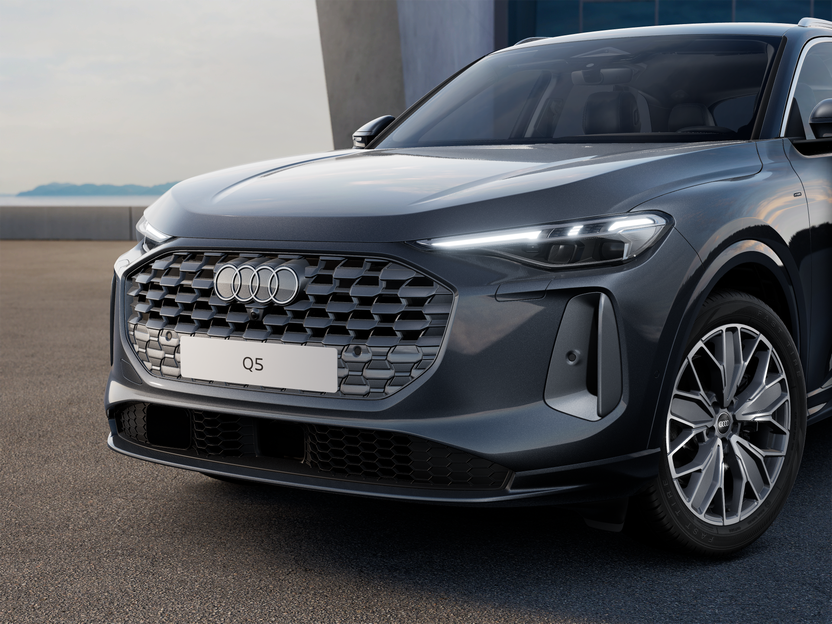 Imagem de um Audi Q5 SUV e-hybrid quattro 220 kW