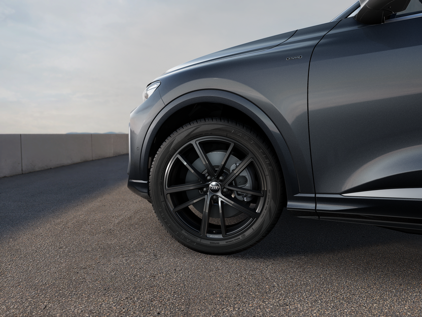 Imagem de um Audi Q5 SUV e-hybrid quattro 220 kW