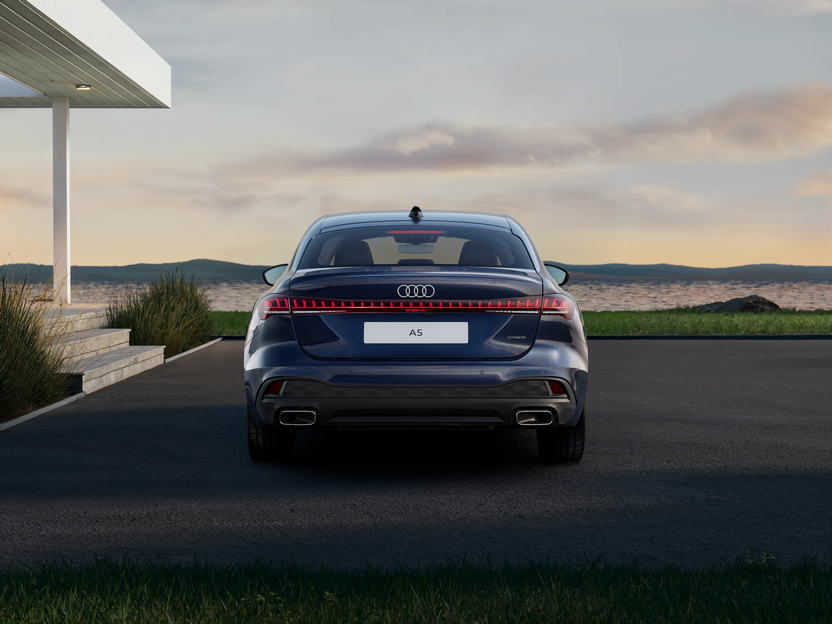 Imagem de um Audi A5 Limousine e-hybrid quattro 220kW