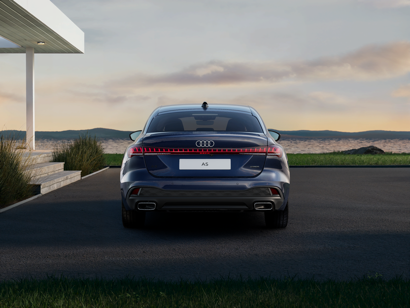 Imagem de um Audi A5 Limousine e-hybrid quattro 220kW