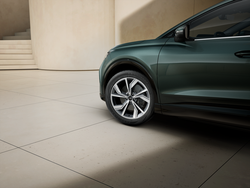 Imagem de um Audi Q4 SUV e-tron performance