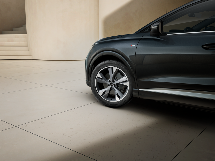 Imagem de um Audi Q4 SUV e-tron performance