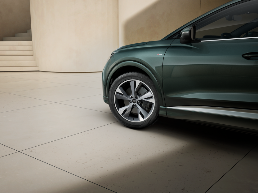 Imagem de um Audi Q4 SUV e-tron performance