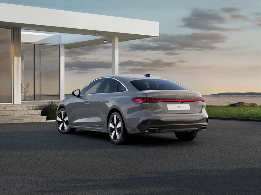 Imagem de um Audi A5 Limousine e-hybrid quattro BP