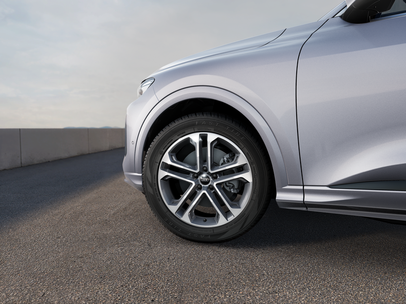 Imaginea unui Q5 40 TFSI quattro