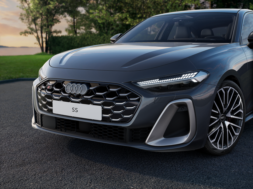 Imaginea unui S5 Limuzina quattro