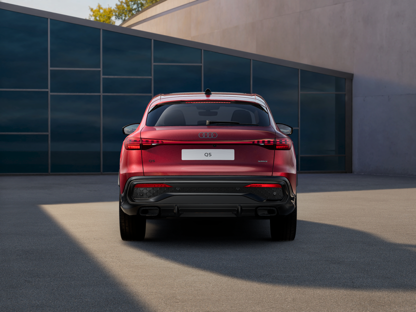 Imaginea unui Q5 Sportback 40 TFSI quattro