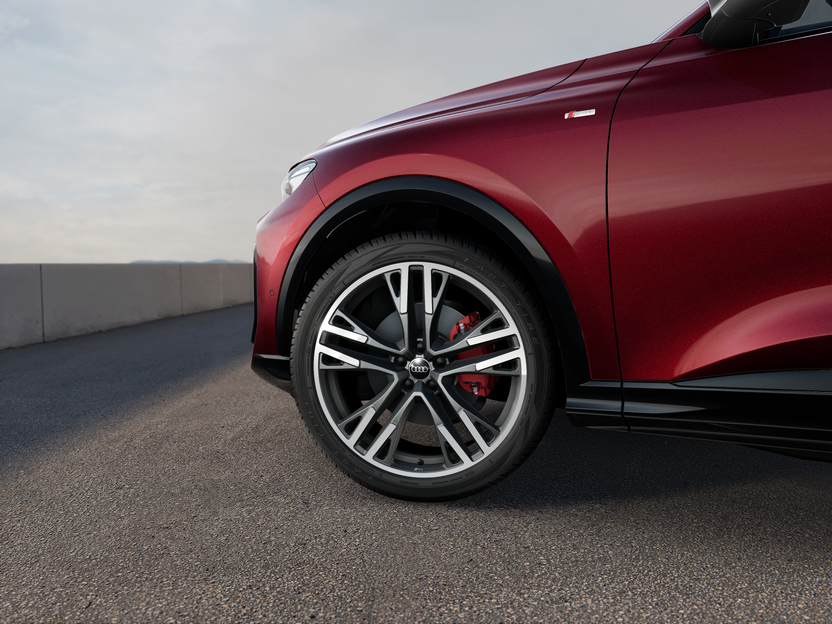 Imaginea unui Q5 Sportback 40 TFSI quattro